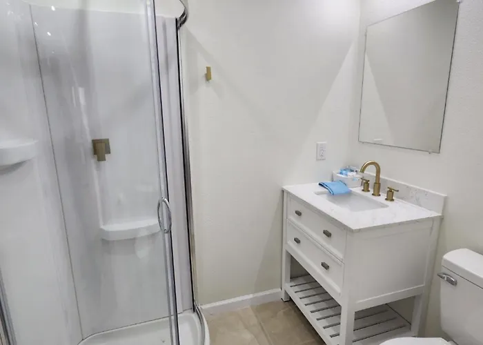 Modern One Bedroom With Gym Aparthotel Tulsa
