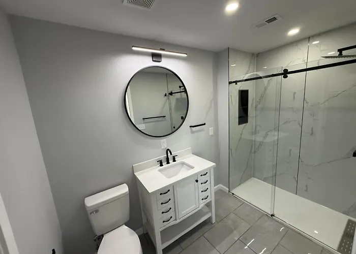 Modern One Bedroom With Gym 3* Tulsa
